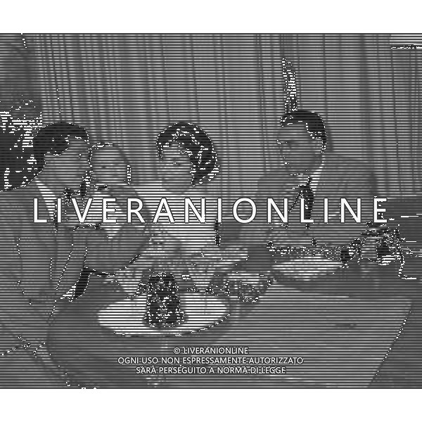 GINA LOLLOBRIGIDA ATTRICE ITALIANA - RETROSPETTIVA NELLA FOTO A ROMA NELLA SUA CASA CON IL FIGLIO ANDREA MILKO SKOFIC JR NEL 1957 ©ARCHIVIO GIOVANNI LIVERANI / AG. ALDO LIVERANI SAS