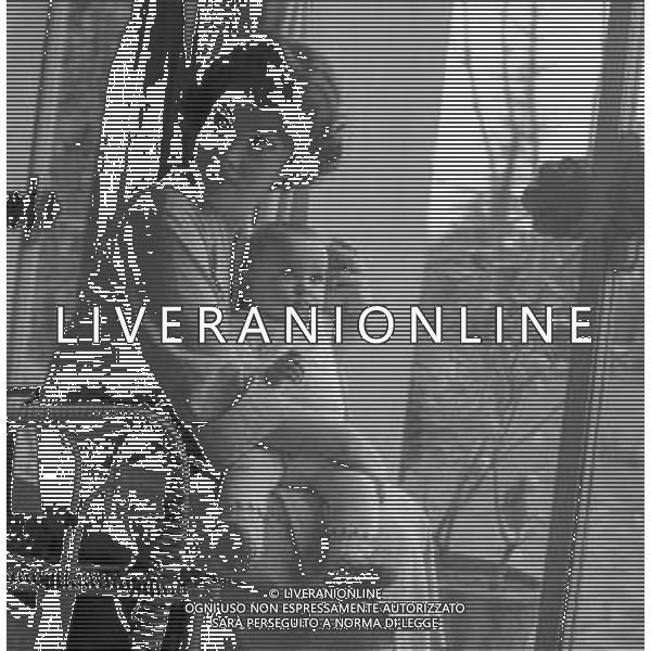 GINA LOLLOBRIGIDA ATTRICE ITALIANA - RETROSPETTIVA NELLA FOTO A ROMA NELLA SUA CASA CON IL FIGLIO ANDREA MILKO SKOFIC JR NEL 1957 ©ARCHIVIO GIOVANNI LIVERANI / AG. ALDO LIVERANI SAS