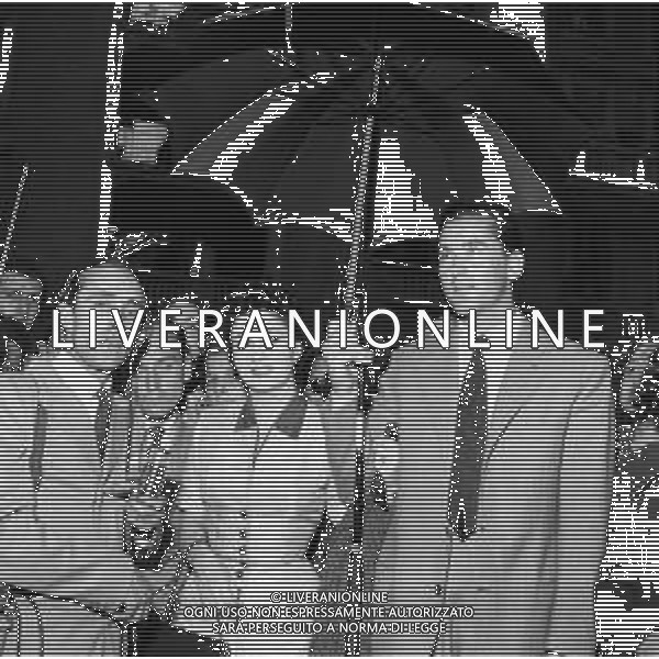 GINA LOLLOBRIGIDA ATTRICE ITALIANA - RETROSPETTIVA NELLA FOTO A ROMA MENTRE VA A VOTARE - ANNI \'50 CON IL MARITO MILKO SKOFIC E LELLO BERSANI ©ARCHIVIO GIOVANNI LIVERANI / AG. ALDO LIVERANI SAS