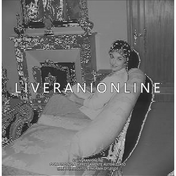 GINA LOLLOBRIGIDA ATTRICE ITALIANA - RETROSPETTIVA NELLA FOTO A ROMA NELLA SUA CASA - ANNI \'50 ©ARCHIVIO GIOVANNI LIVERANI / AG. ALDO LIVERANI SAS