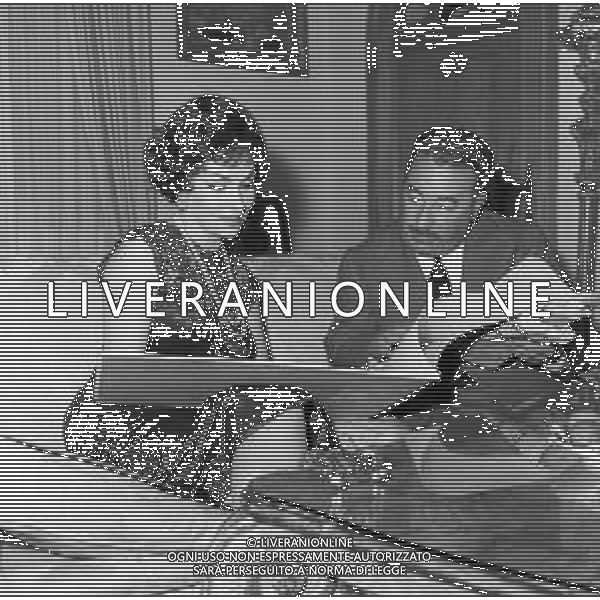 GINA LOLLOBRIGIDA ATTRICE ITALIANA - RETROSPETTIVA NELLA FOTO A ROMA NELLA SUA CASA - ANNI \'60 ©ARCHIVIO GIOVANNI LIVERANI / AG. ALDO LIVERANI SAS