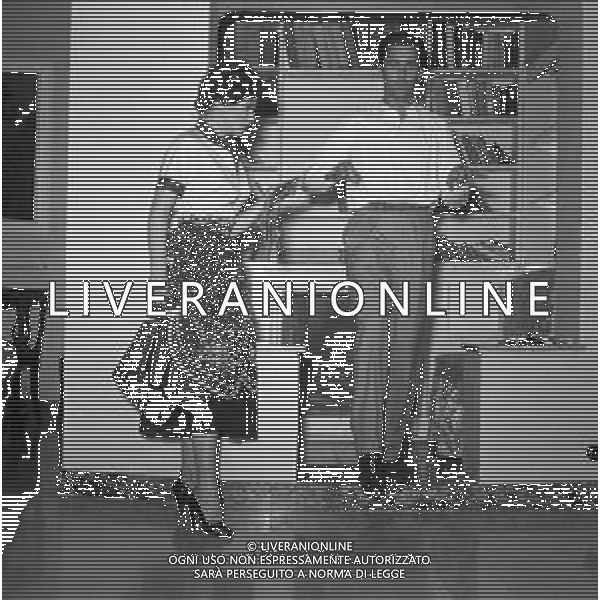 GINA LOLLOBRIGIDA ATTRICE ITALIANA - RETROSPETTIVA NELLA FOTO A ROMA NELLA SUA CASA CON IL MARITO MILKO SOFIC - ANNI \'50 ©ARCHIVIO GIOVANNI LIVERANI / AG. ALDO LIVERANI SAS