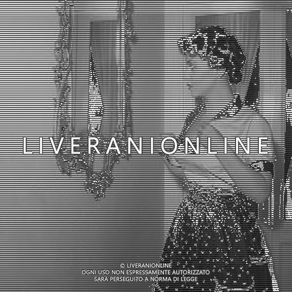GINA LOLLOBRIGIDA ATTRICE ITALIANA - RETROSPETTIVA NELLA FOTO A ROMA NELLA SUA CASA - ANNI \'50 ©ARCHIVIO GIOVANNI LIVERANI / AG. ALDO LIVERANI SAS