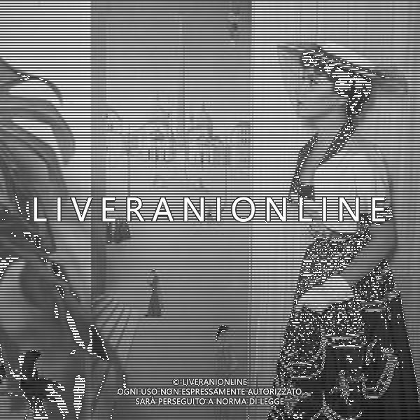GINA LOLLOBRIGIDA ATTRICE ITALIANA - RETROSPETTIVA NELLA FOTO A ROMA NELLA SUA CASA - ANNI \'50 ©ARCHIVIO GIOVANNI LIVERANI / AG. ALDO LIVERANI SAS