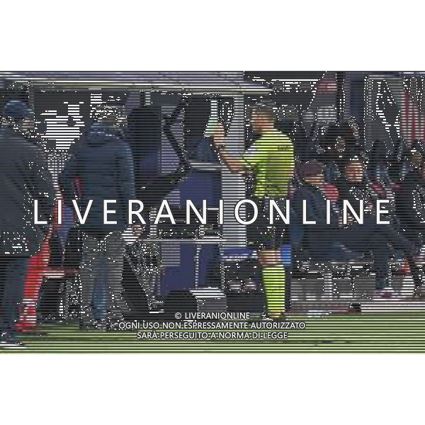 Bologna Calcio vs SSC Napoli - Italian soccer Serie A match 2020/2021, 08 November 2020 Dall&#39;Ara stadium, Bologna, Italy Photo showing: the referee of the match Fabrizio Pasqua on VAR @LM/Ettore Griffoni AG ALDO LIVERANI SAS