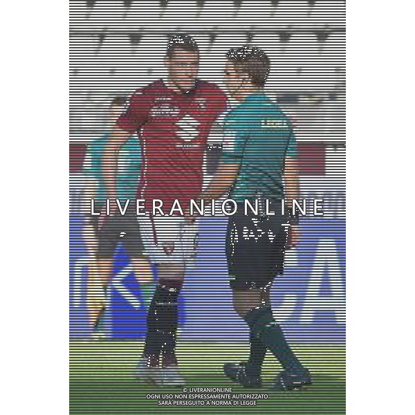 Torino 08.11.2020 Stadio Olimpico Grande Torino ©Alessandro Falzone/Agenzia Aldo Liverani Torino vs Crotone Serie A Tim 2020-2021 Nella foto : ANDREA BELOTTI- arbitro FRANCESCO FOURNEAU ©FALZONE / AGENZIA ALDO LIVERANI SAS