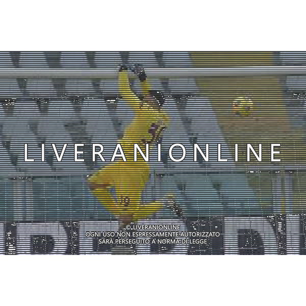 Torino 08.11.2020 Stadio Olimpico Grande Torino ©Alessandro Falzone/Agenzia Aldo Liverani Torino vs Crotone Serie A Tim 2020-2021 Nella foto : SALVATORE SIRIGU ©FALZONE / AGENZIA ALDO LIVERANI SAS