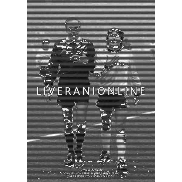 17-01-1982 MILANO CAMPIONATO DI CALCIO SERIE A MILAN CESENA 1-0 NELLA FOTO ARBITRO GINO MENICUCCI E OLIVIERO GARLINI AG ALDO LIVERANI SAS