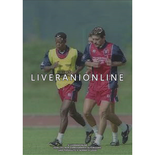 24-07-1998 ALLENAMENTO CAGLIARI CALCIO NELLA FOTO FABIAN O\'NEILL-MOHAMED KALLON AG ALDO LIVERANI SAS