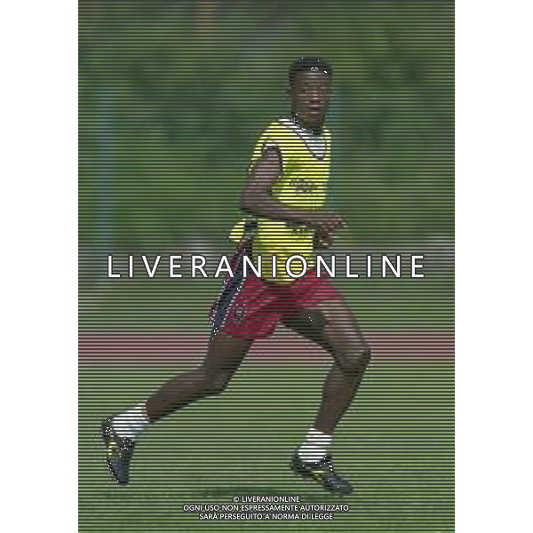 24-07-1998 ALLENAMENTO CAGLIARI CALCIO NELLA FOTO MOHAMED KALLON AG ALDO LIVERANI SAS