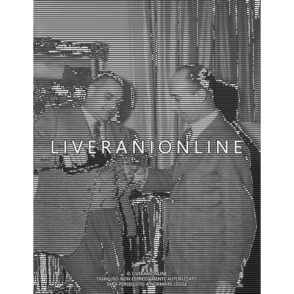 ALBERTO MORAVIA SCRITTORE ITALIANO - RETROSPETTIVA NELLA FOTO NEL 1950 CON ALBERTO CAROCCI ©Archivio Giovanni Liverani / AG. ALDO LIVERANI SAS