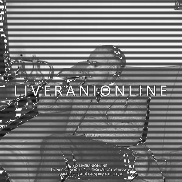 ALBERTO MORAVIA SCRITTORE ITALIANO - RETROSPETTIVA NELLA FOTO A ROMA NEL 1955 NELLA SUA CASA ©Archivio Giovanni Liverani / AG. ALDO LIVERANI SAS