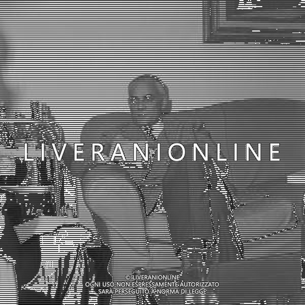 ALBERTO MORAVIA SCRITTORE ITALIANO - RETROSPETTIVA NELLA FOTO A ROMA NEL 1955 NELLA SUA CASA ©Archivio Giovanni Liverani / AG. ALDO LIVERANI SAS
