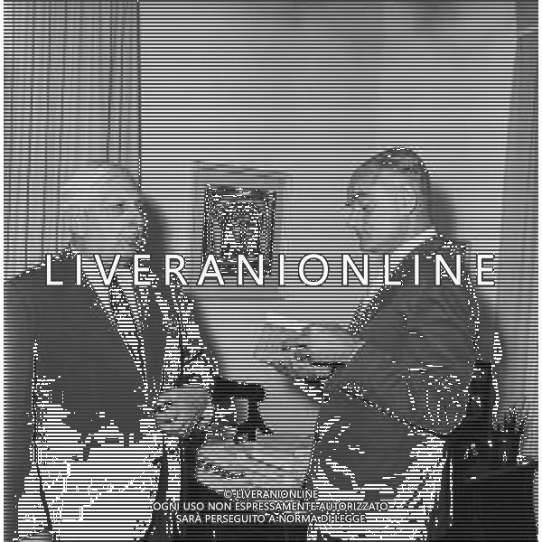 ALBERTO MORAVIA SCRITTORE ITALIANO - RETROSPETTIVA NELLA FOTO RICEVIMENTO CASA FLORA VOLPINI CON GIORGIO DE CHIRICO ©Archivio Giovanni Liverani / AG. ALDO LIVERANI SAS