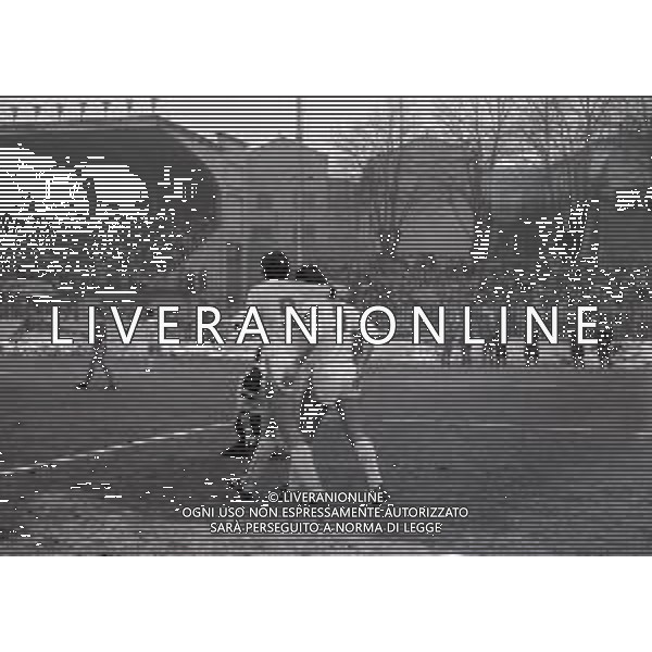 22-01-1984 CREMONA CAMPIONATO DI CALCIO SERIE B CREMONESE PERUGIA 3-1 NELLA FOTO ABBRACCI GIOCATORI CREMONESE DOPO IL GOAL AG ALDO LIVERANI SAS