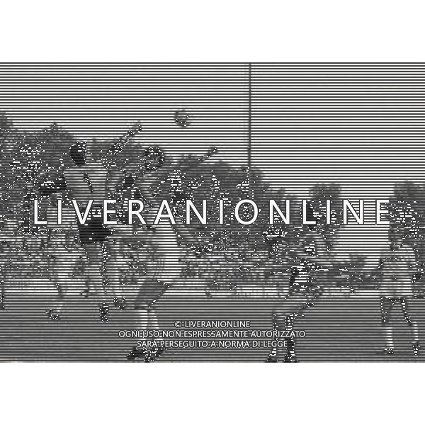 02-06-1985 MONZA CAMPIONATO DI CALCIO SERIE B MONZA-CESENA 1-0 NELLA FOTO PARATA MICHELANGELO RAMPULLA SU CLAUDIO AMBU AG ALDO LIVERANI SAS