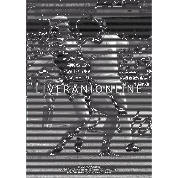 16-09-1984 VERONA CAMPIONATO DI CALCIO SERIE A VERONA NAPOLI 3-1 NELLA FOTO DIEGO MARADONA E HANS PETER BRIEGEL AG ALDO LIVERANI SAS