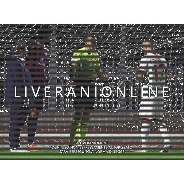 IMOLA 15 11 2020 IMOLESE CALCIO-ALTO ADIGE SOSPESA PER LA MANCANZA DELLA LUCE DI UNA TORRE DELLA ILLUMINAZIONE NELLA FOTO ARBITRO LUIGI CATANOSO CON DUE CAPITANI FILIPPO CARINI IMOLESE E CASIRAGHI DANIELE ALTO ADIGE FOTO GIANNI SANNA- AG ALDO LIVERANI SAS