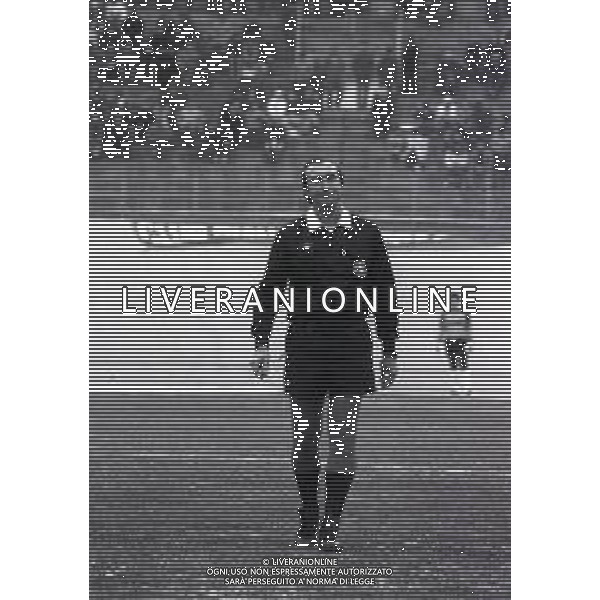 13-01-1985 VARESE CAMPIONATO DI CALCIO SERIE B VARESE PARMA 2-0 NELLA FOTO ARBITRO SALVATORE LOMBARDO AG ALDO LIVERANI SAS
