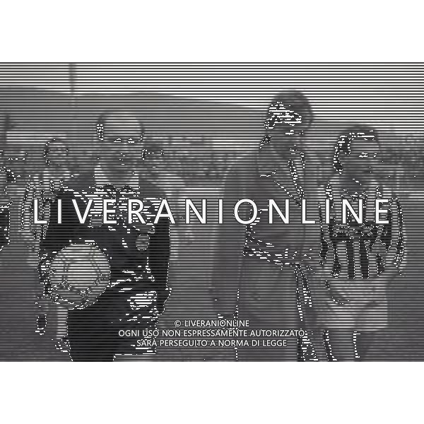 06-12-1987 BRESCIA CAMPIONATO DI CALCIO SERIE B BRESCIA UDINESE 2-0 NELLA FOTO ARBITRO GIAN CARLO DAL FORNO CON FRANCO DAL CIN DIRIGENTE UDINESEE GIANLUIGI GALBAGINI AG ALDO LIVERANI SAS