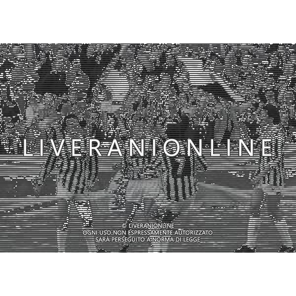 12-03-1989 UDINE CAMPIONATO DI CALCIO SERIE B UDINESE CREMONESE 1-1 NELLA FOTO ABBRACCI GIOCATORI UDINESE DOPO IL GOAL AG ALDO LIVERANI SAS