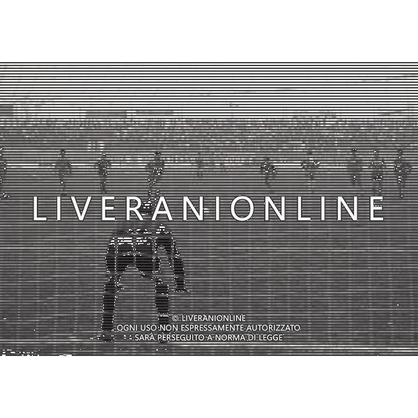 22-01-1989 CREMONA CAMPIONATO DI CALCIO SERIE B CREMONESE-LICATA 4-2 NELLA FOTO RIGORE EDI BIVI AG ALDO LIVERANI SAS