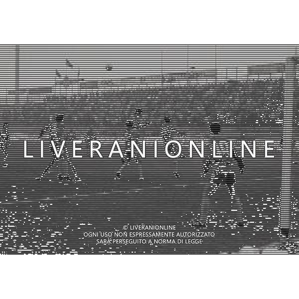 22-01-1989 CREMONA CAMPIONATO DI CALCIO SERIE B CREMONESE-LICATA 4-2 NELLA FOTO AZIONE DI GIOCO AG ALDO LIVERANI SAS