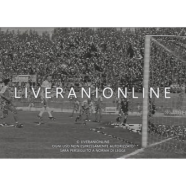 08-09-1985 MONZA CAMPIONATO DI CALCIO SERIE B MONZA L.R.VICENZA 0-1 NELLA FOTO GOAL DI MAURIZIO LUCCHETTI AG ALDO LIVERANI SAS