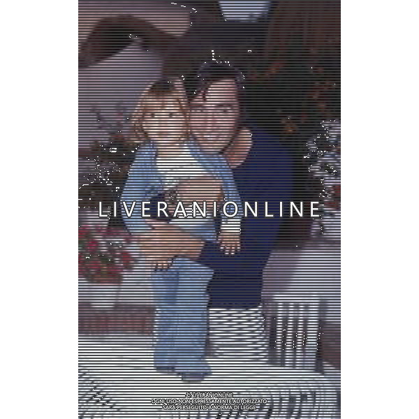 WALTER CHIARI, attore italiano - RETROSPETTIVA Nella foto con il figlio Simone Annicchiarico negli anni \'70 ©Archivio Giovanni Liverani/AG. ALDO LIVERANI SAS