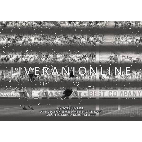 18-06-1989 MILANO CAMPIONATO DI CALCIO SERIE A MILAN ASCOLI 5-1 NELLA FOTO GOAL MARCO VAN BASTEN AG ALDO LIVERANI SAS