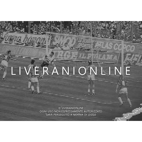 18-06-1989 MILANO CAMPIONATO DI CALCIO SERIE A MILAN ASCOLI 5-1 NELLA FOTO GOAL MARCO VAN BASTEN AG ALDO LIVERANI SAS