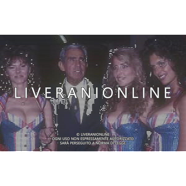 WALTER CHIARI, attore italiano - RETROSPETTIVA Nella foto nel 1987 con le ragazze Fast Food di \'Drive In\' ©Archivio Giovanni Liverani/AG. ALDO LIVERANI SAS
