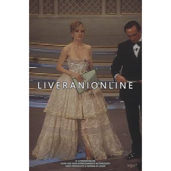 LORELLA CUCCARINI, ballerina e conduttrice italiana. Nella foto al 43mo Festival di Sanremo Febbraio 1993 con Pippo Baudo ©Archivio/AGENZIA ALDO LIVERANI SAS