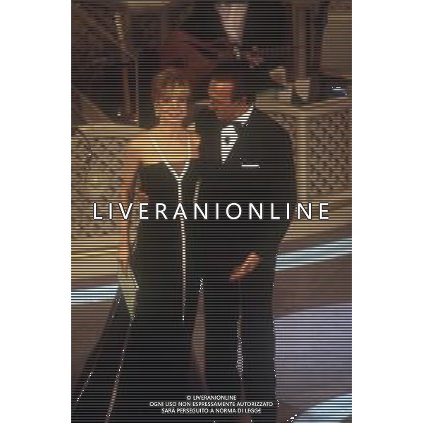 LORELLA CUCCARINI, ballerina e conduttrice italiana. Nella foto al 43mo Festival di Sanremo Febbraio 1993 con Pippo Baudo ©Archivio/AGENZIA ALDO LIVERANI SAS