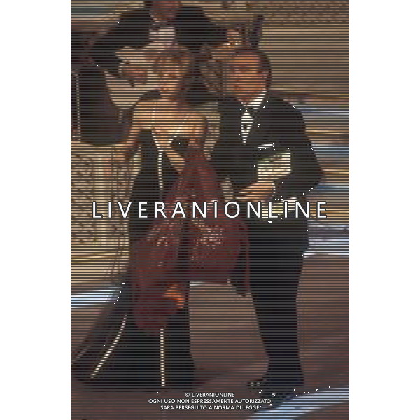 LORELLA CUCCARINI, ballerina e conduttrice italiana. Nella foto al 43mo Festival di Sanremo Febbraio 1993 con Pippo Baudo ©Archivio/AGENZIA ALDO LIVERANI SAS