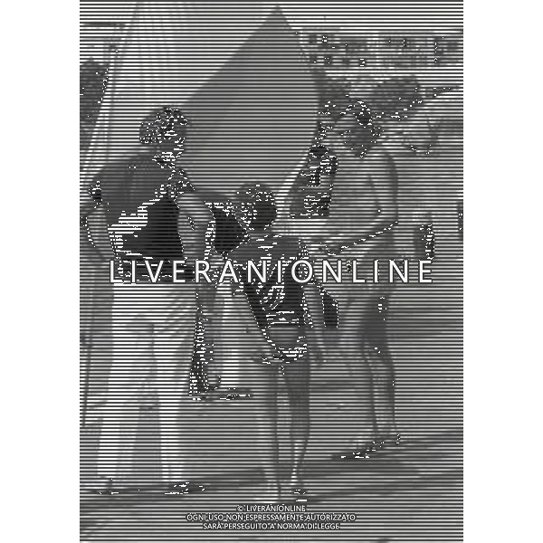 RETROSPETTIVA UMBERTO AGNELLI INDUSTRIALE NELLA FOTO UMBERTO AGNELLI A PORTO ROTONDO NELL\'ANNO 1973 CON IL FIGLIO GIOVANNI ALBERTO AGNELLI AG ALDO LIVERANI SAS
