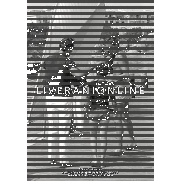 RETROSPETTIVA UMBERTO AGNELLI INDUSTRIALE NELLA FOTO UMBERTO AGNELLI A PORTO ROTONDO NELL\'ANNO 1973 CON IL FIGLIO GIOVANNI ALBERTO AGNELLI AG ALDO LIVERANI SAS