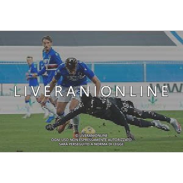 Sampdoria vs Bologna - Italian football Serie A match 2020/2021, 22 November 2020 Luigi Ferraris stadium, Genova, Italy Photo showing: BARTOSZ BERESZYNSKI (Sampdoria), Musa Barrow (Bologna) @LM/Danilo Vigo/AGENZIA ALDO LIVERANI SAS