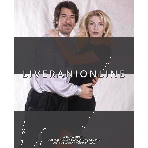 LORELLA CUCCARINI, ballerina e conduttrice italiana. Nella foto PRESENTAZIONE DI PAPERISSIMA 1999 CON MARCO COLUMBRO ©ARCHIVIO/AGENZIA ALDO LIVERANI SAS