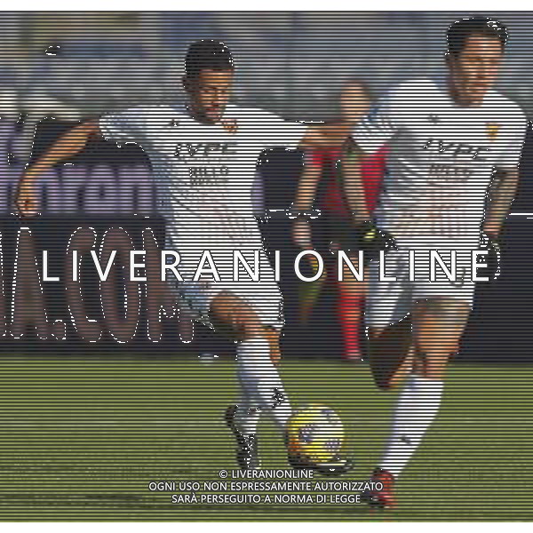 Fiorentina - Benevento Campionato di Calcio Serie A TIM 22/11/2020 nella foto: Tello Andres(Benevento Calcio) Lapadula Gianluca(Benevento Calcio) ©Claudio Zamagni/Agenzia Aldo Liverani Tello Andres(Benevento Calcio) Lapadula Gianluca(Benevento Calcio) during Italian Serie A soccer match between FIORENTINA and BENEVENTO at Artemio Franchi Stadium on November 22 2020 in Florence. photo credit by Claudio Zamagni/Aldo Liverani Photo Agency
