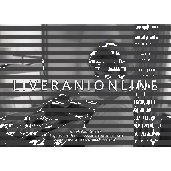 RETROSPETTIVA ORNELLA VANONI CANTANTE NELLA FOTO ORNELLA VANONI A NEW YORK NELL\'ANNO 1963 AG ALDO LIVERANI SAS