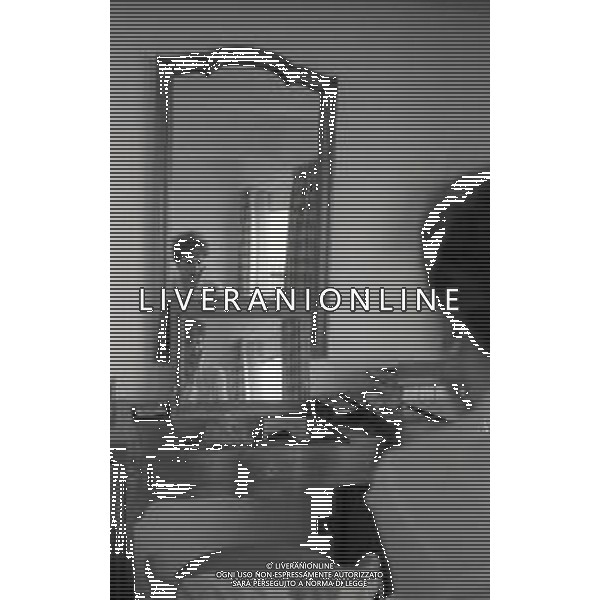 RETROSPETTIVA ORNELLA VANONI CANTANTE NELLA FOTO ORNELLA VANONI A NEW YORK NELL\'ANNO 1963 AG ALDO LIVERANI SAS