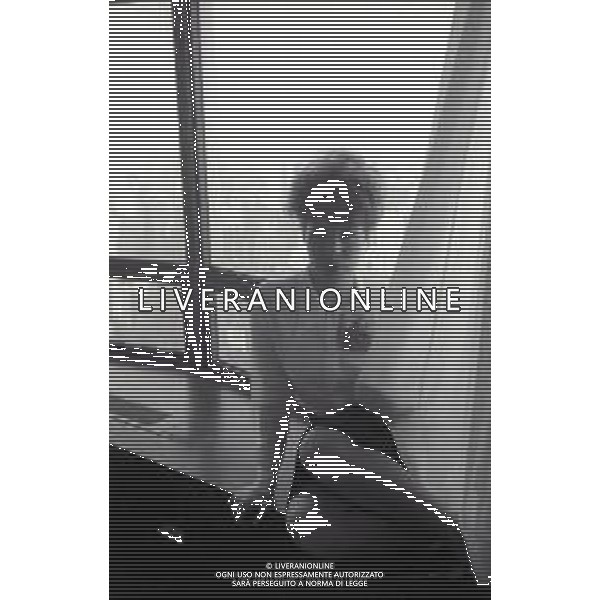 RETROSPETTIVA ORNELLA VANONI CANTANTE NELLA FOTO ORNELLA VANONI A NEW YORK NELL\'ANNO 1963 AG ALDO LIVERANI SAS