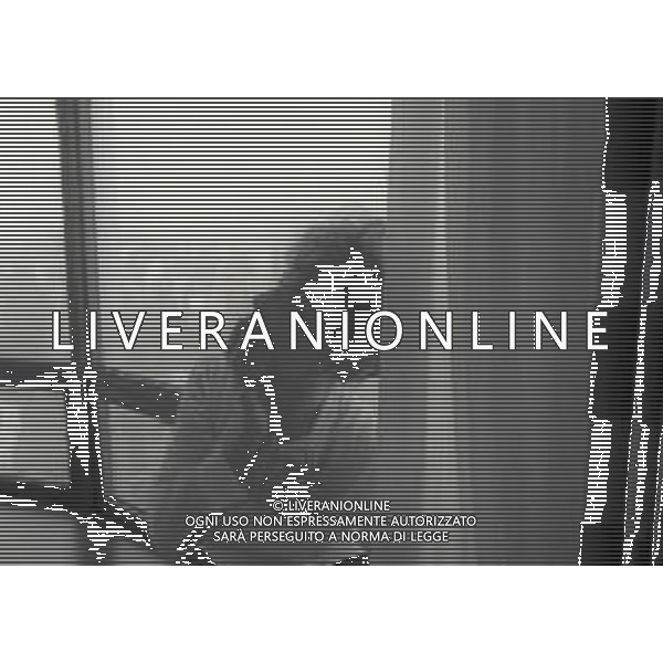 RETROSPETTIVA ORNELLA VANONI CANTANTE NELLA FOTO ORNELLA VANONI A NEW YORK NELL\'ANNO 1963 AG ALDO LIVERANI SAS