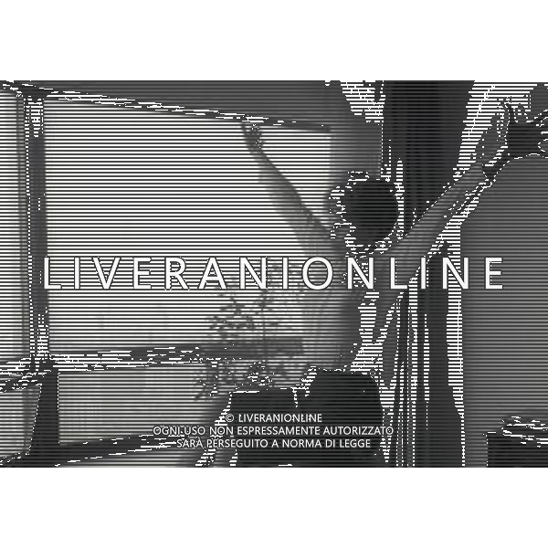 RETROSPETTIVA ORNELLA VANONI CANTANTE NELLA FOTO ORNELLA VANONI A NEW YORK NELL\'ANNO 1963 AG ALDO LIVERANI SAS