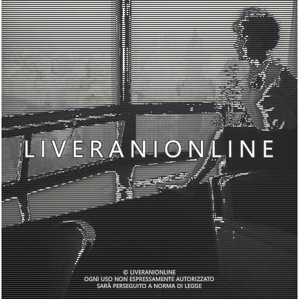 RETROSPETTIVA ORNELLA VANONI CANTANTE NELLA FOTO ORNELLA VANONI A NEW YORK NELL\'ANNO 1963 AG ALDO LIVERANI SAS