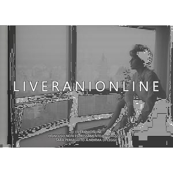 RETROSPETTIVA ORNELLA VANONI CANTANTE NELLA FOTO ORNELLA VANONI A NEW YORK NELL\'ANNO 1963 AG ALDO LIVERANI SAS