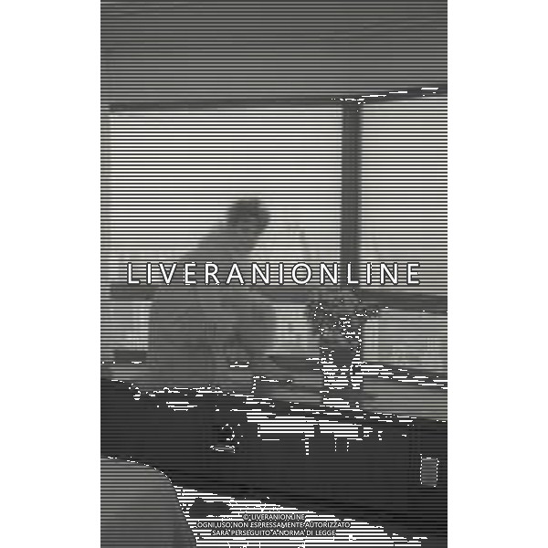 RETROSPETTIVA ORNELLA VANONI CANTANTE NELLA FOTO ORNELLA VANONI A NEW YORK NELL\'ANNO 1963 AG ALDO LIVERANI SAS