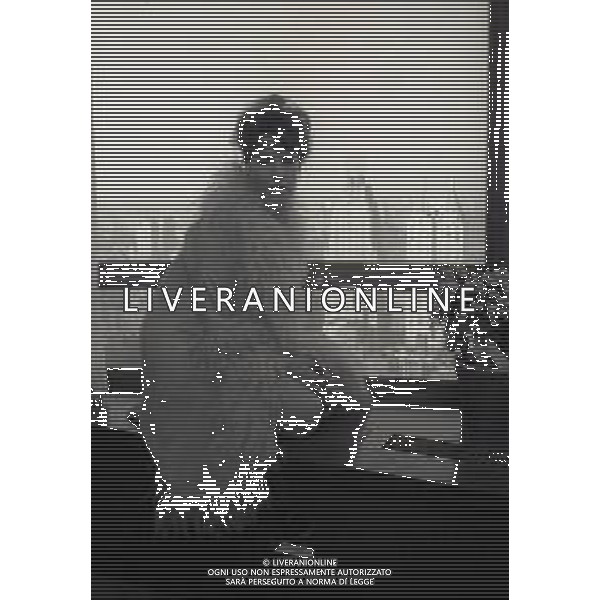 RETROSPETTIVA ORNELLA VANONI CANTANTE NELLA FOTO ORNELLA VANONI A NEW YORK NELL\'ANNO 1963 AG ALDO LIVERANI SAS