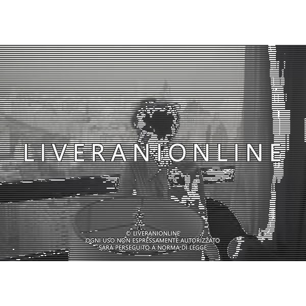 RETROSPETTIVA ORNELLA VANONI CANTANTE NELLA FOTO ORNELLA VANONI A NEW YORK NELL\'ANNO 1963 AG ALDO LIVERANI SAS